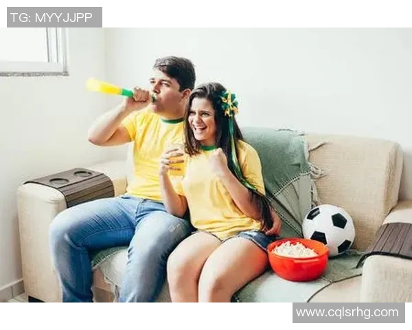 韩国女友沉迷观看足球明星精彩视频分享与热情反应引发热议